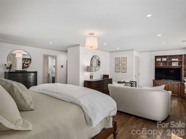 306 Red Fox Circle, Asheville, NC 28803