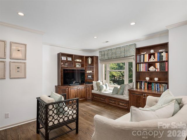 306 Red Fox Circle, Asheville, NC 28803