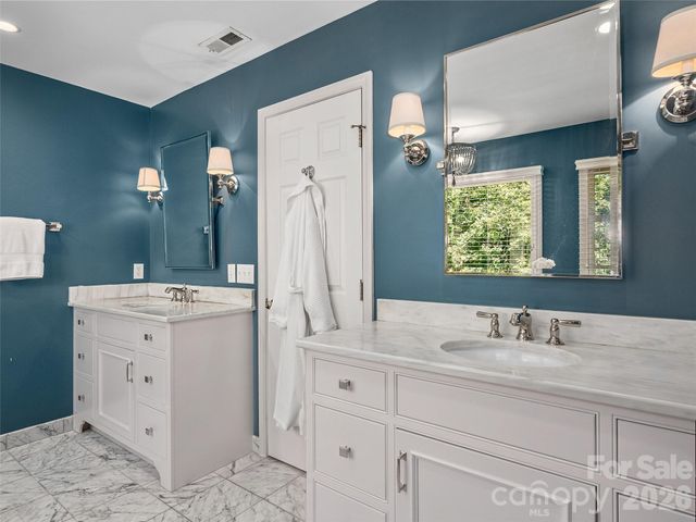 306 Red Fox Circle, Asheville, NC 28803