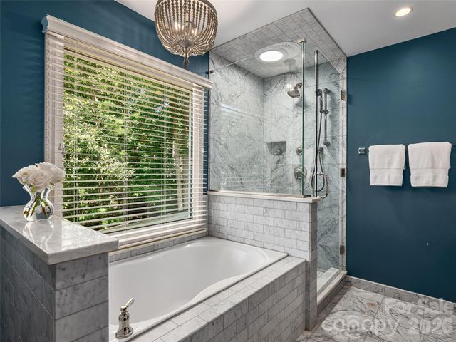 306 Red Fox Circle, Asheville, NC 28803