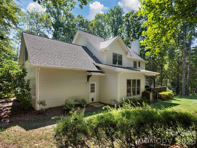 306 Red Fox Circle, Asheville, NC 28803