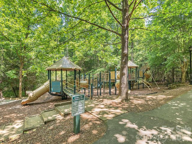 306 Red Fox Circle, Asheville, NC 28803