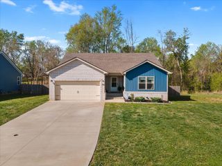 2229 Allen Griffey Rd, Clarksville, TN 37042