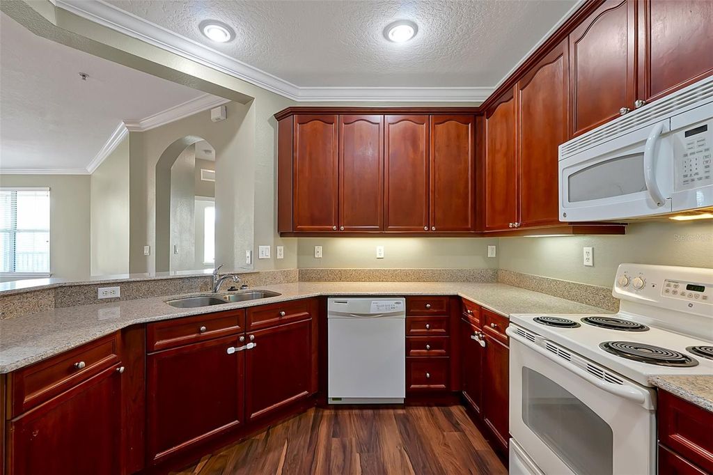 Image 7 of property listing at 11564 MIZZON DRIVE 930, Windermere, FL 34786