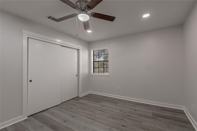 2401 Sycamore Avenue E2, Huntsville, TX 77340