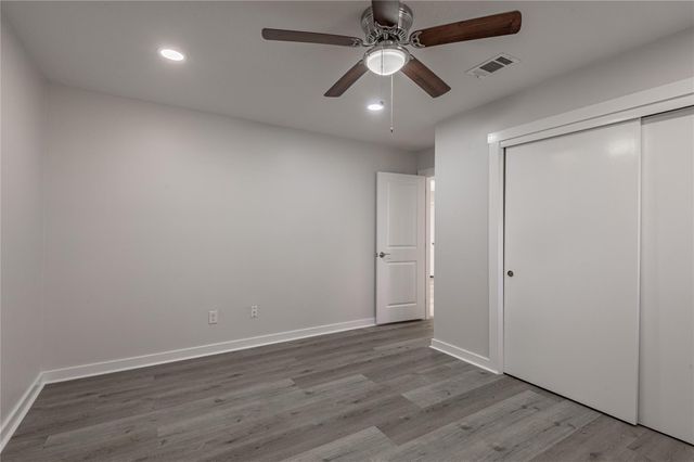 2401 Sycamore Avenue E2, Huntsville, TX 77340