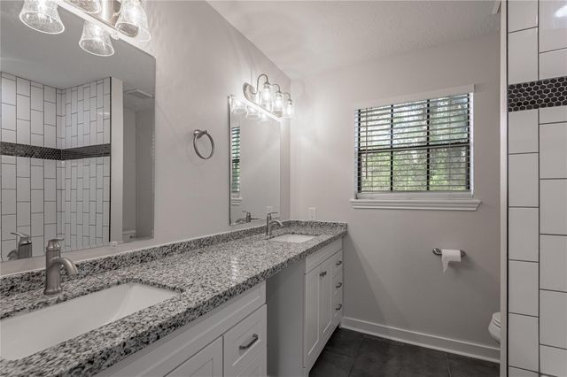 2401 Sycamore Avenue E2, Huntsville, TX 77340