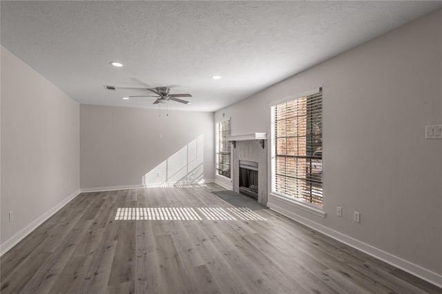 2401 Sycamore Avenue E2, Huntsville, TX 77340