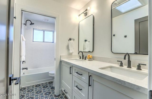 2044 E SMOKETREE Drive, Carefree, AZ 85377