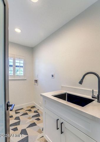 2044 E SMOKETREE Drive, Carefree, AZ 85377