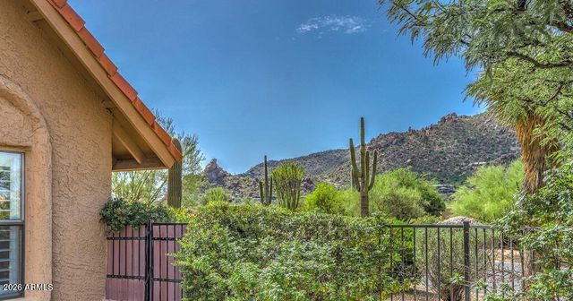 2044 E SMOKETREE Drive, Carefree, AZ 85377