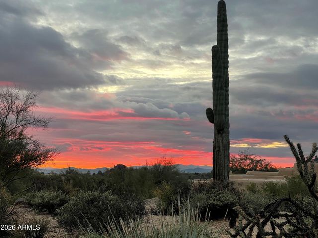 2044 E SMOKETREE Drive, Carefree, AZ 85377