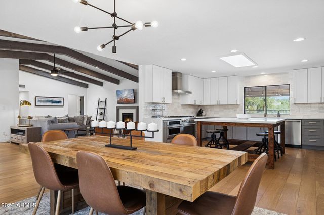 2044 E SMOKETREE Drive, Carefree, AZ 85377