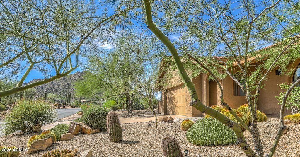2044 E SMOKETREE Drive, Carefree, AZ 85377 — photo 2