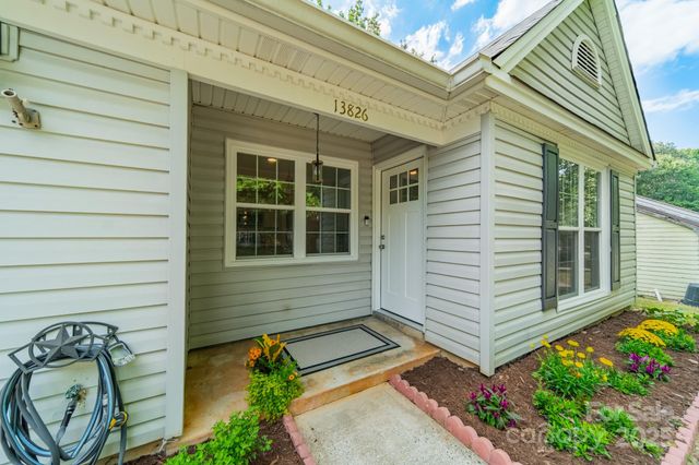 13826 Eden Court, Pineville, NC 28134