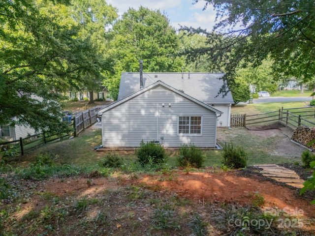 13826 Eden Court, Pineville, NC 28134