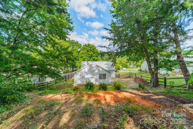 13826 Eden Court, Pineville, NC 28134