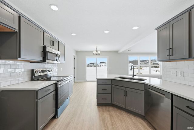 404 Calabria Way, Fort Wayne, IN 46814