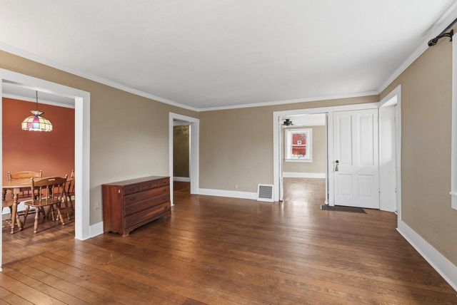 2237 Washington AVENUE, Cedarburg, WI 53012