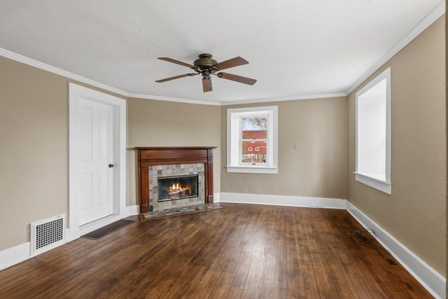 2237 Washington AVENUE, Cedarburg, WI 53012