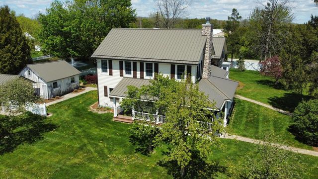 2237 Washington AVENUE, Cedarburg, WI 53012