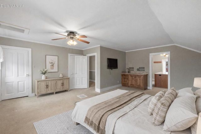 2237 Washington AVENUE, Cedarburg, WI 53012