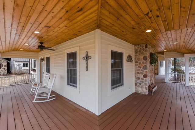 2237 Washington AVENUE, Cedarburg, WI 53012
