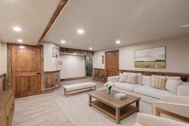 2237 Washington AVENUE, Cedarburg, WI 53012
