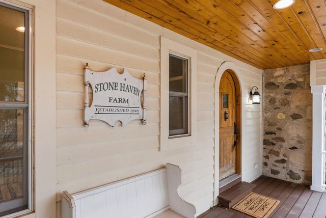 2237 Washington AVENUE, Cedarburg, WI 53012