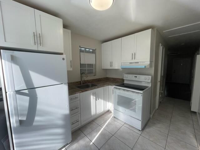 420 DOUGLASS Avenue, West Palm Beach, FL 33401