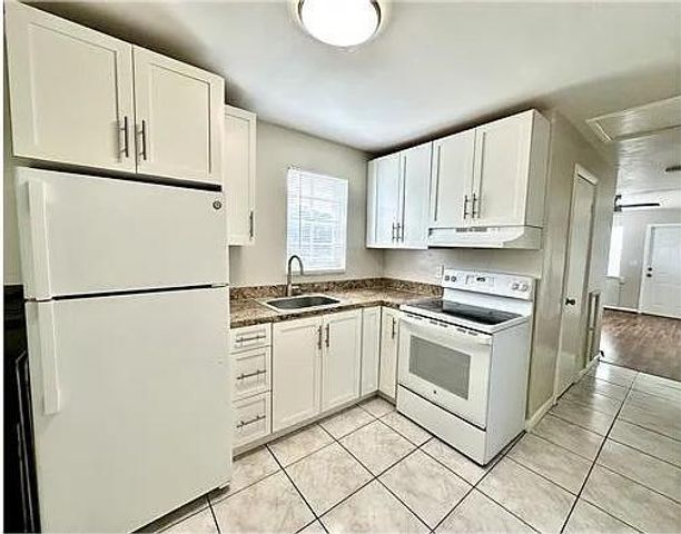 420 DOUGLASS Avenue, West Palm Beach, FL 33401