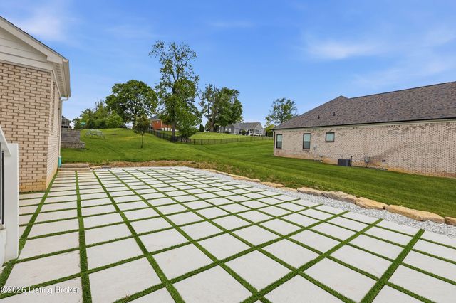 3516 Devonshire Dr, La Grange, KY 40031