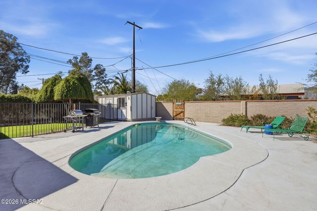 5865 E 2nd Street, Tucson, AZ 85711