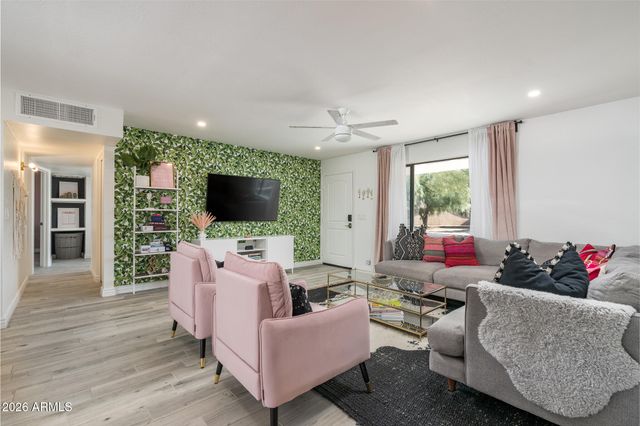 7262 E MCKINLEY Street, Scottsdale, AZ 85257