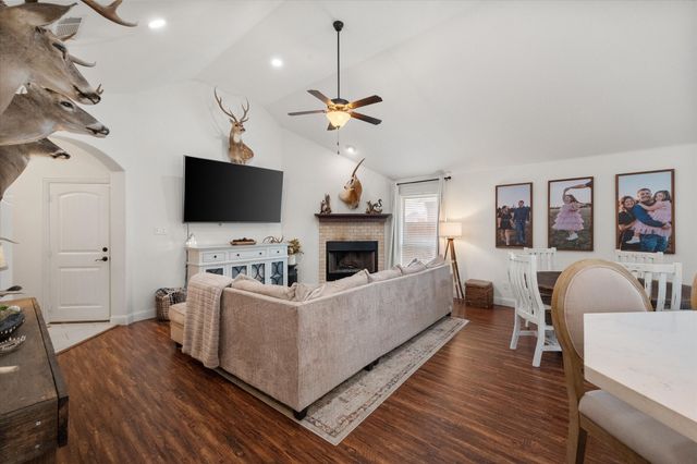 1815 Clearbrook Lane, Corsicana, TX 75110