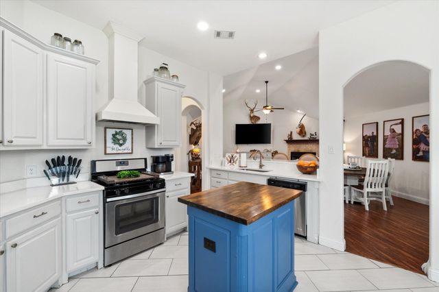 1815 Clearbrook Lane, Corsicana, TX 75110