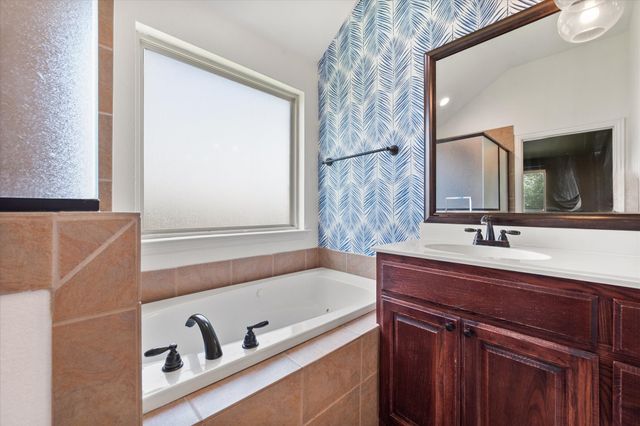 1815 Clearbrook Lane, Corsicana, TX 75110