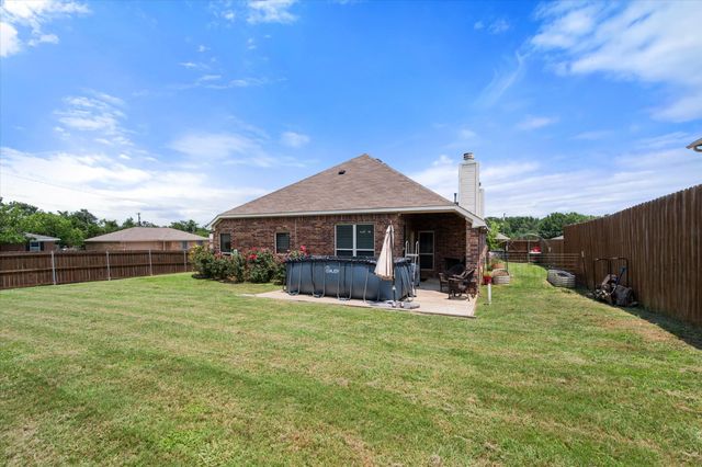 1815 Clearbrook Lane, Corsicana, TX 75110