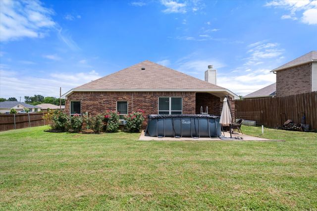 1815 Clearbrook Lane, Corsicana, TX 75110
