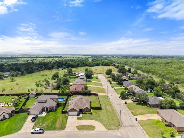 1815 Clearbrook Lane, Corsicana, TX 75110