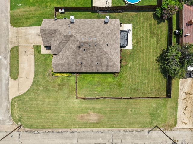 1815 Clearbrook Lane, Corsicana, TX 75110