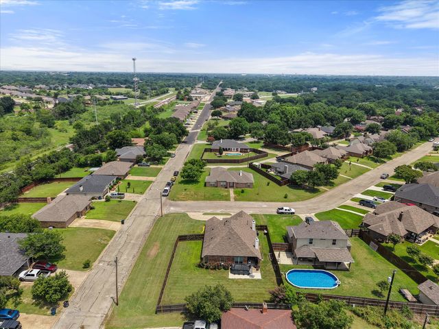 1815 Clearbrook Lane, Corsicana, TX 75110