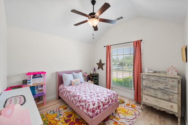 1815 Clearbrook Lane, Corsicana, TX 75110