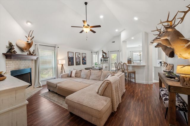 1815 Clearbrook Lane, Corsicana, TX 75110