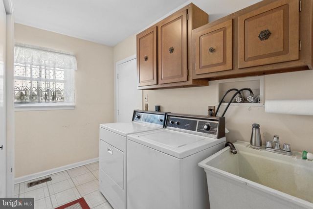 4 OVERINGTON AVE, Marlton, NJ 08053