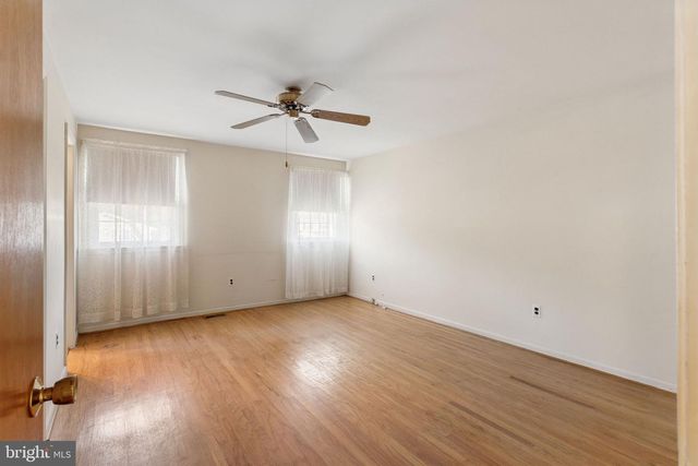 4 OVERINGTON AVE, Marlton, NJ 08053