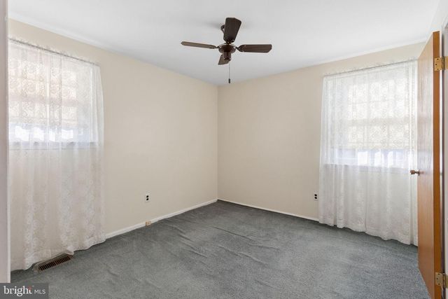 4 OVERINGTON AVE, Marlton, NJ 08053