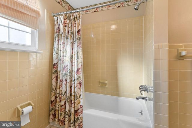 4 OVERINGTON AVE, Marlton, NJ 08053