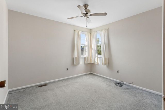 4 OVERINGTON AVE, Marlton, NJ 08053