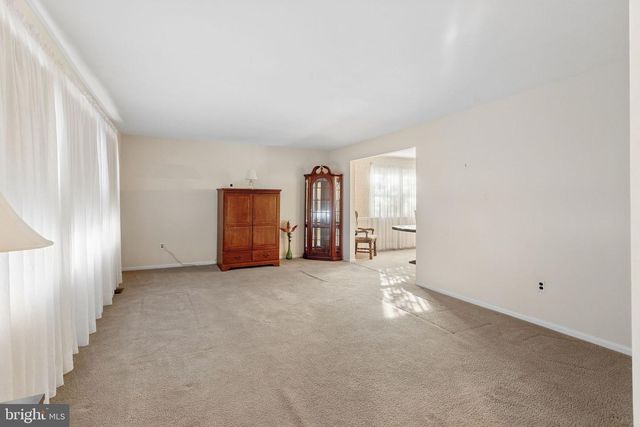 4 OVERINGTON AVE, Marlton, NJ 08053